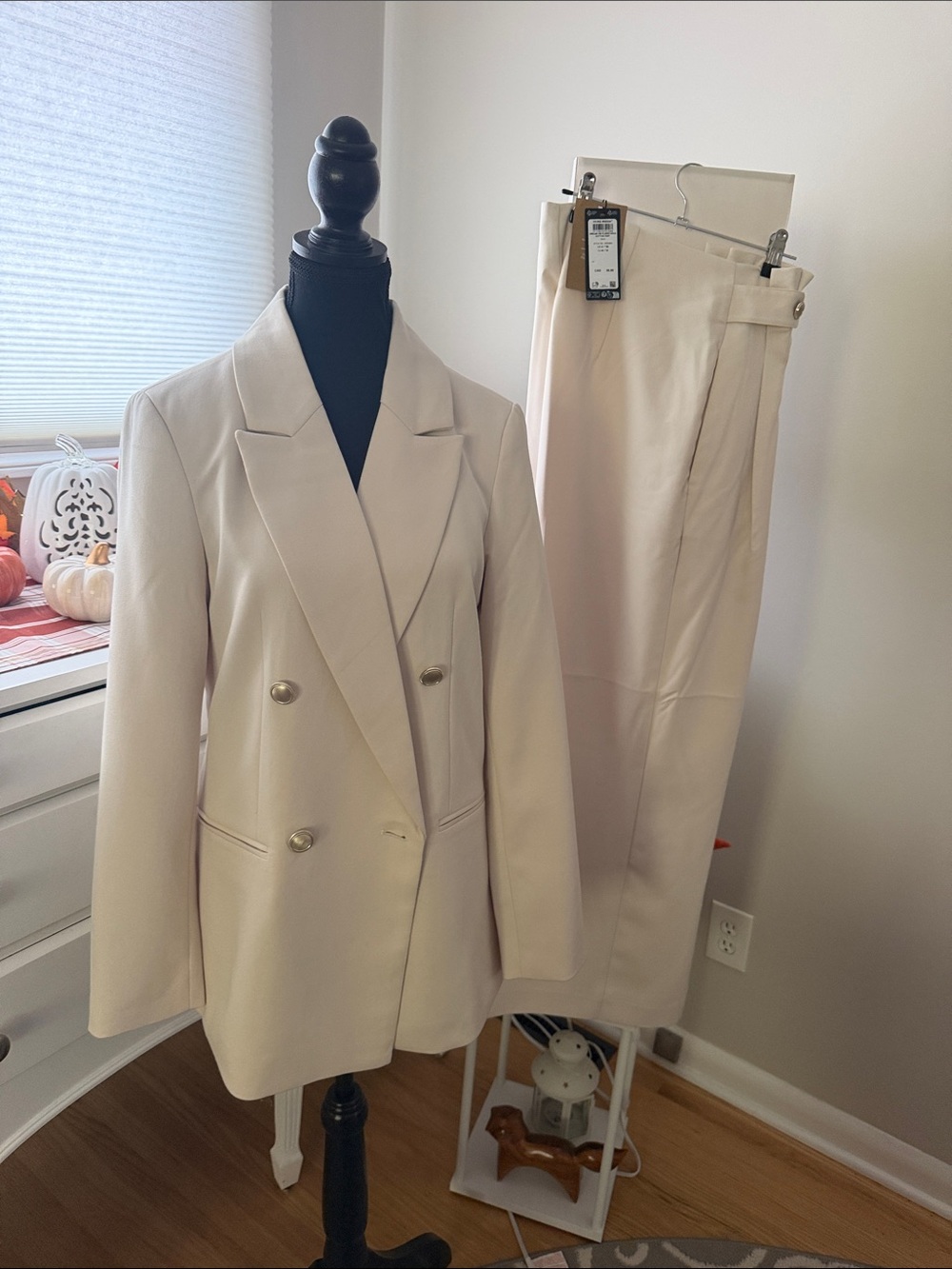 Vero Moda Cream Double-Breasted Blazer with Matching Trousers